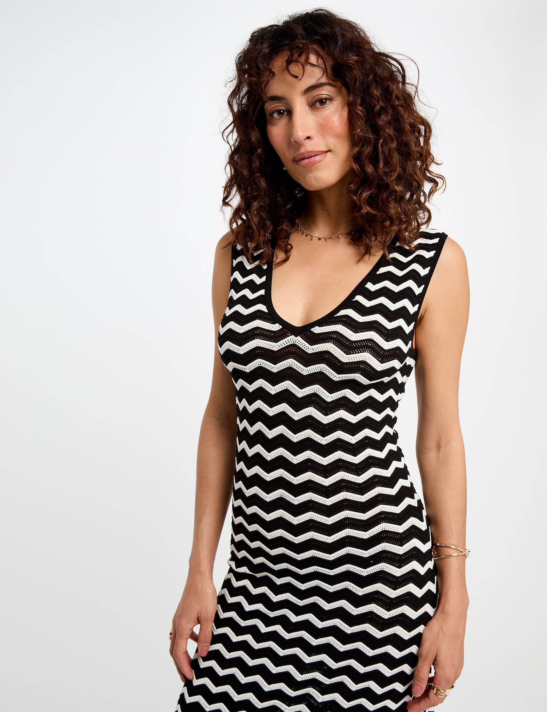 Robe tricot longue ajust&eacute;e noir femme