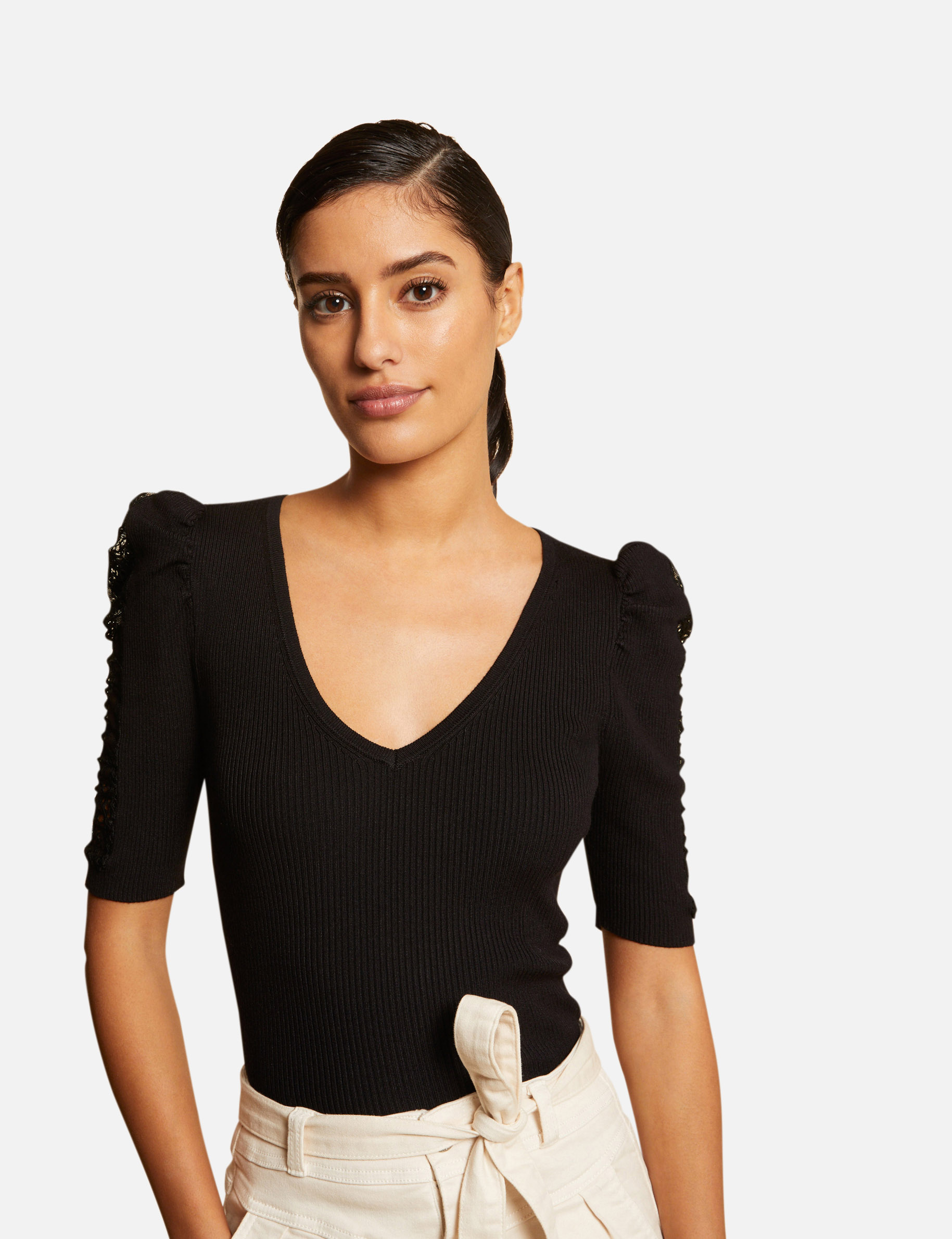 Pull manches courtes avec dentelle noir femme Pull manches courtes avec dentelle noir femme