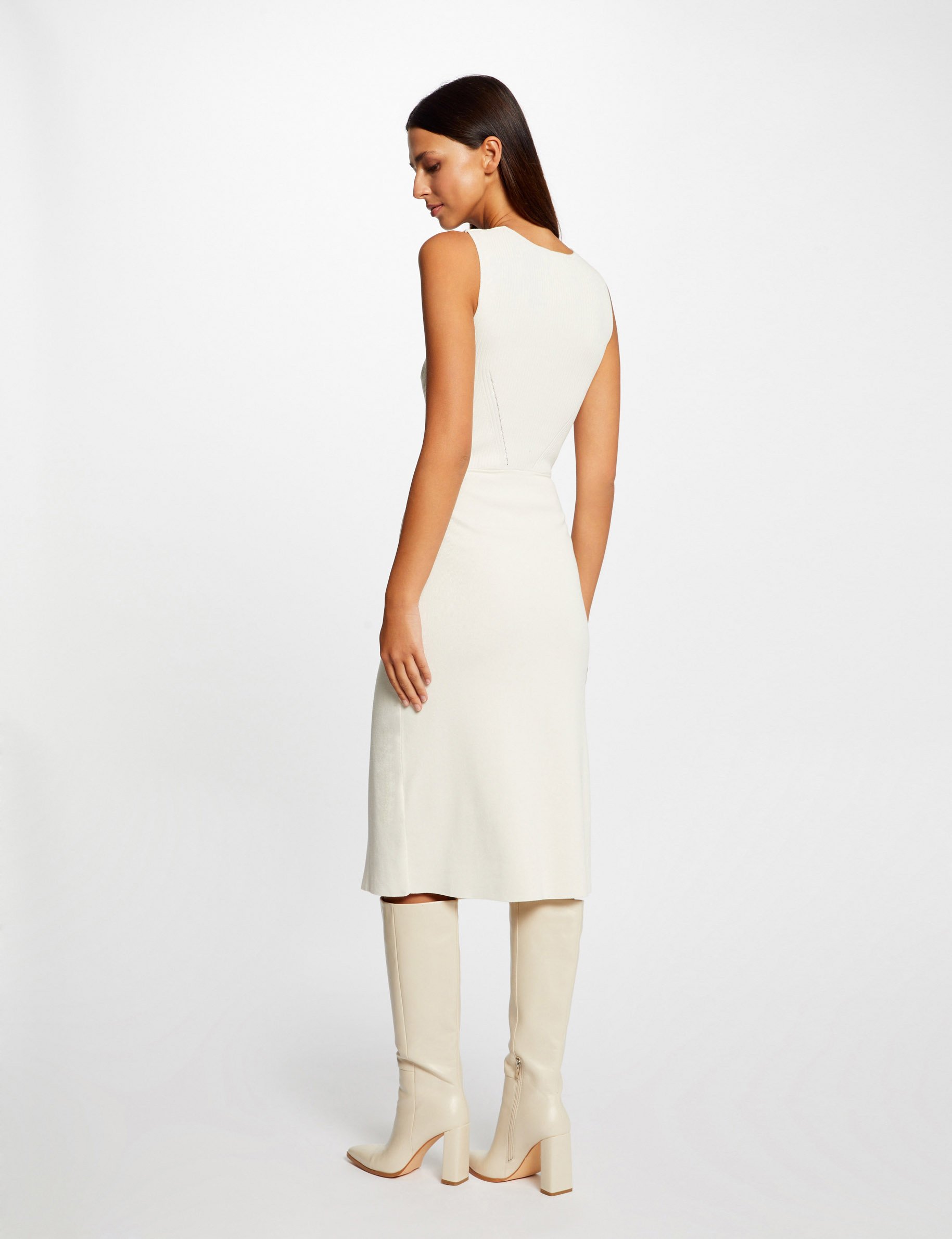 robe pull midi ajustee col en v ivoire femme Robe pull midi ajustée col en V ivoire femme