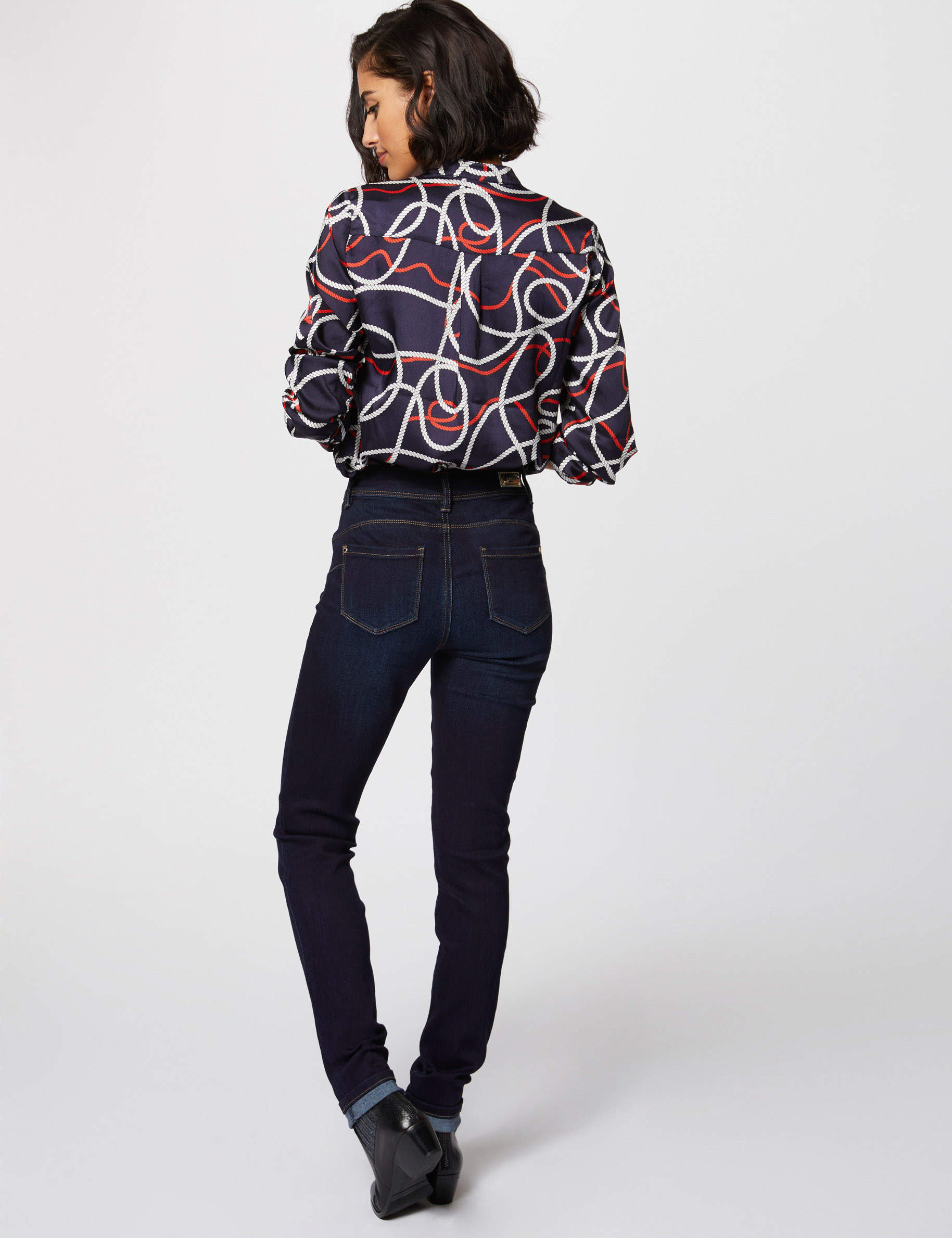 Jeans slim taille standard &agrave; poches denim brut femme
