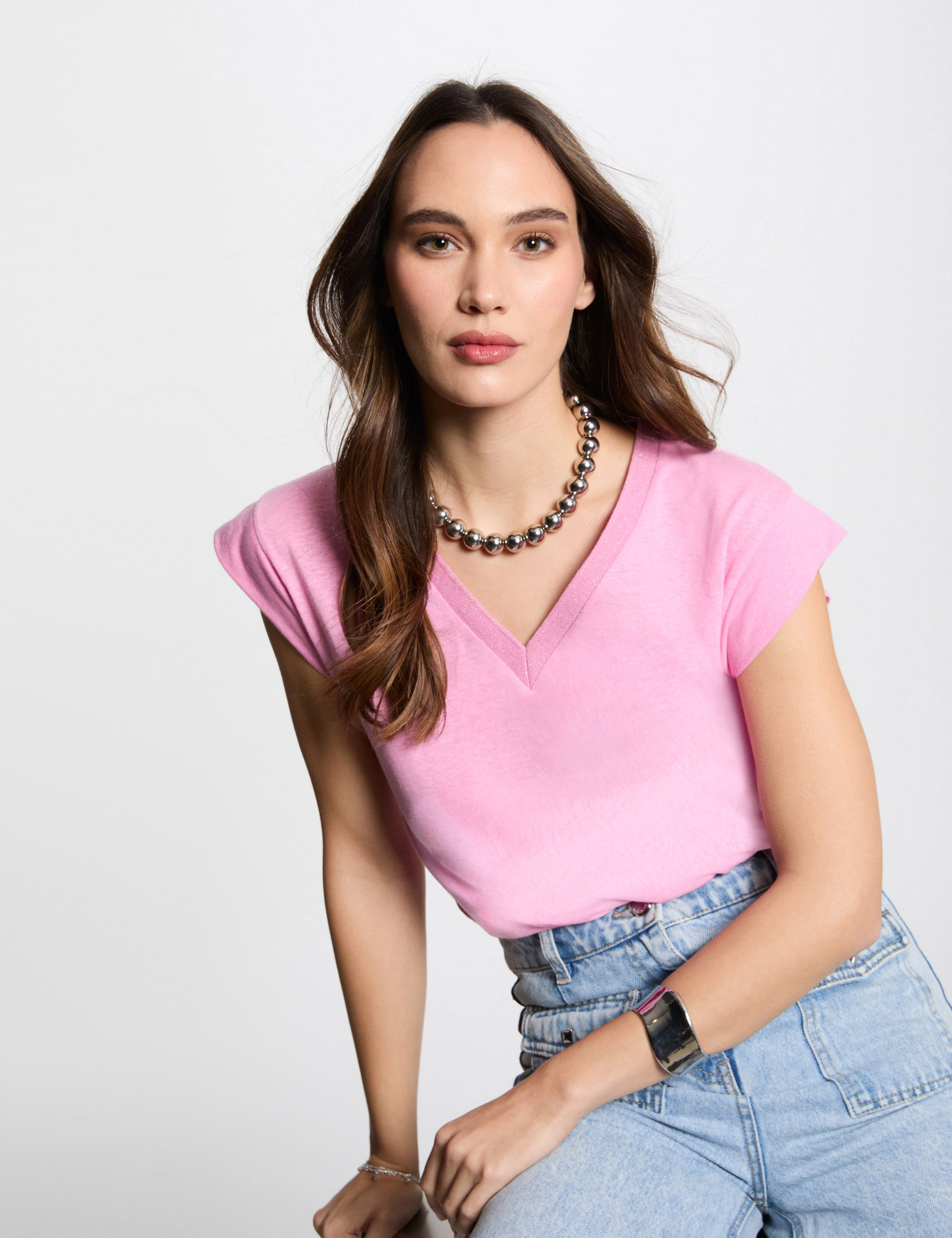 T-shirt manches courtes &agrave; col en V rose femme