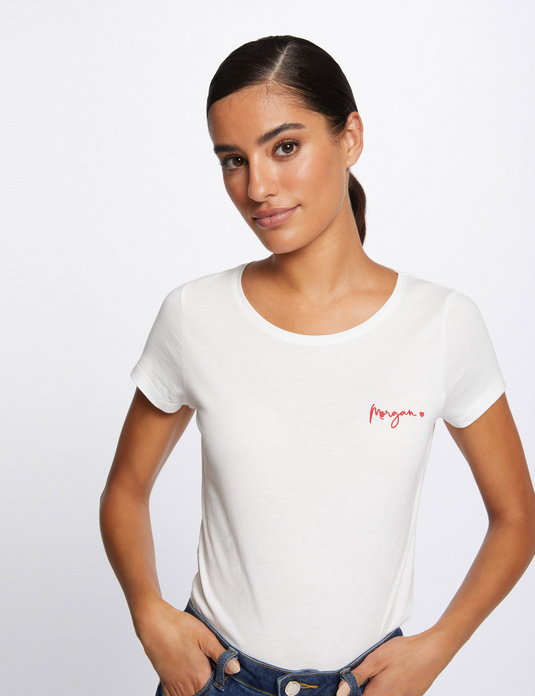 Image of T-shirt manches courtes avec broderie ecru femme