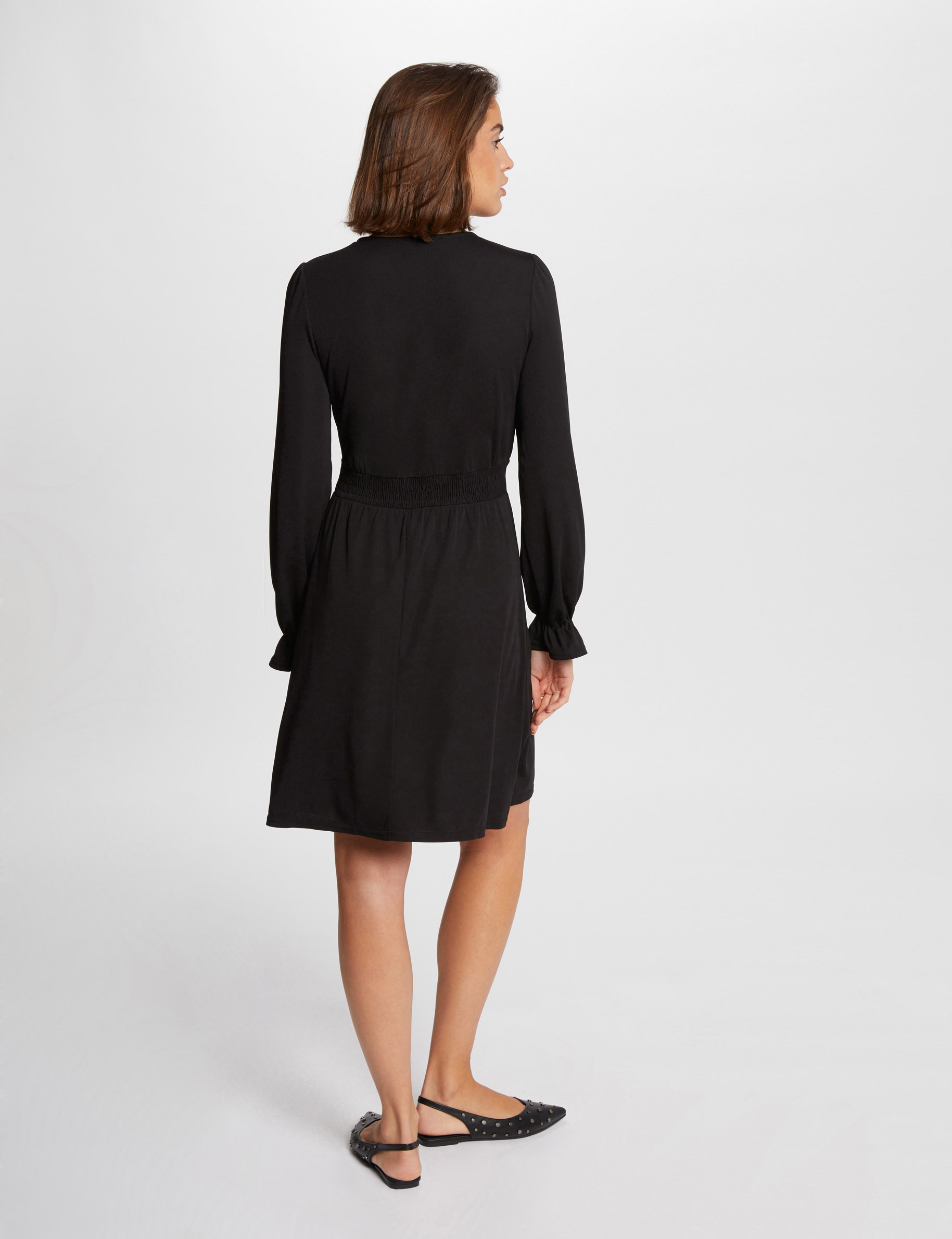 Robe courte cintr&eacute;e col en V noir femme
