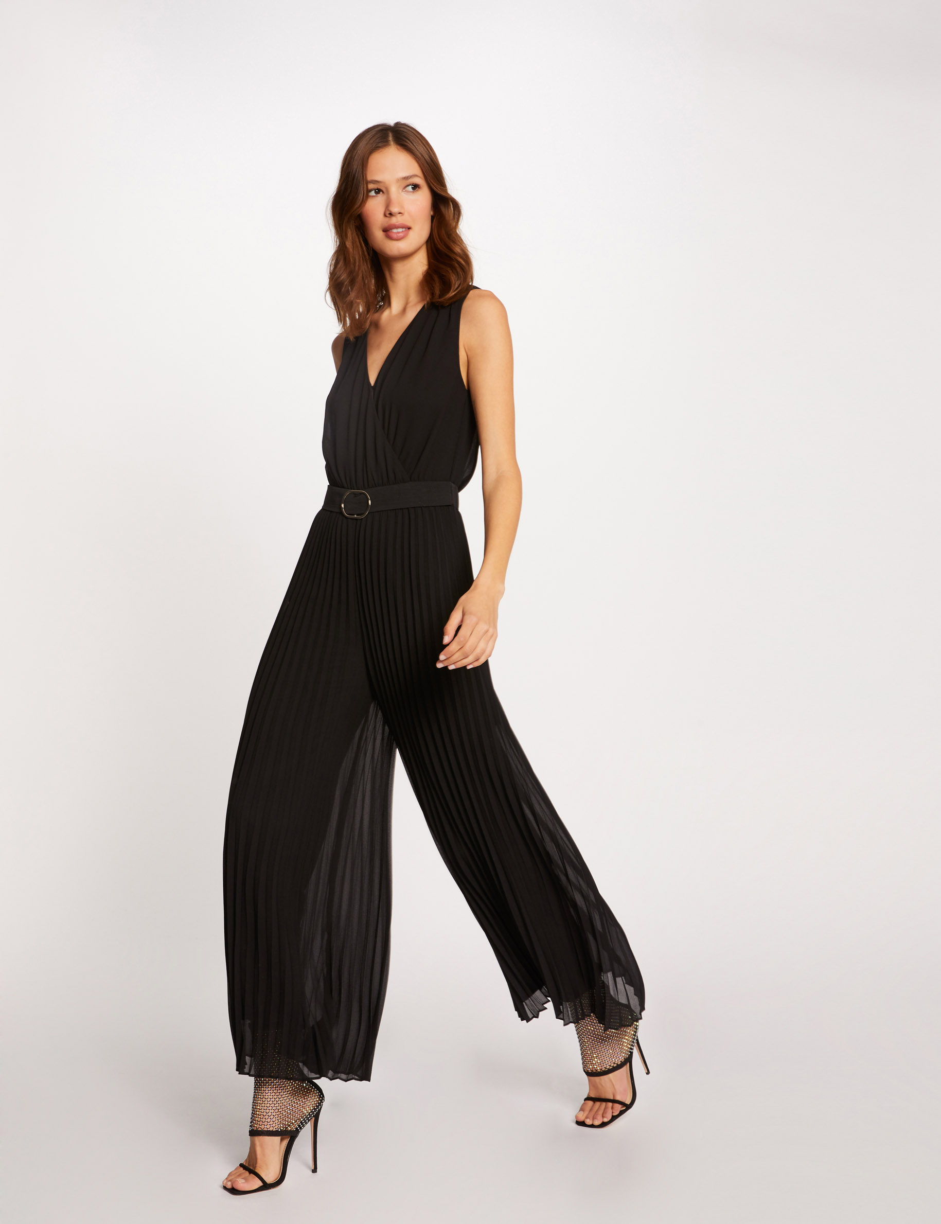 Combinaison large sans manches pliss&eacute;e noir femme