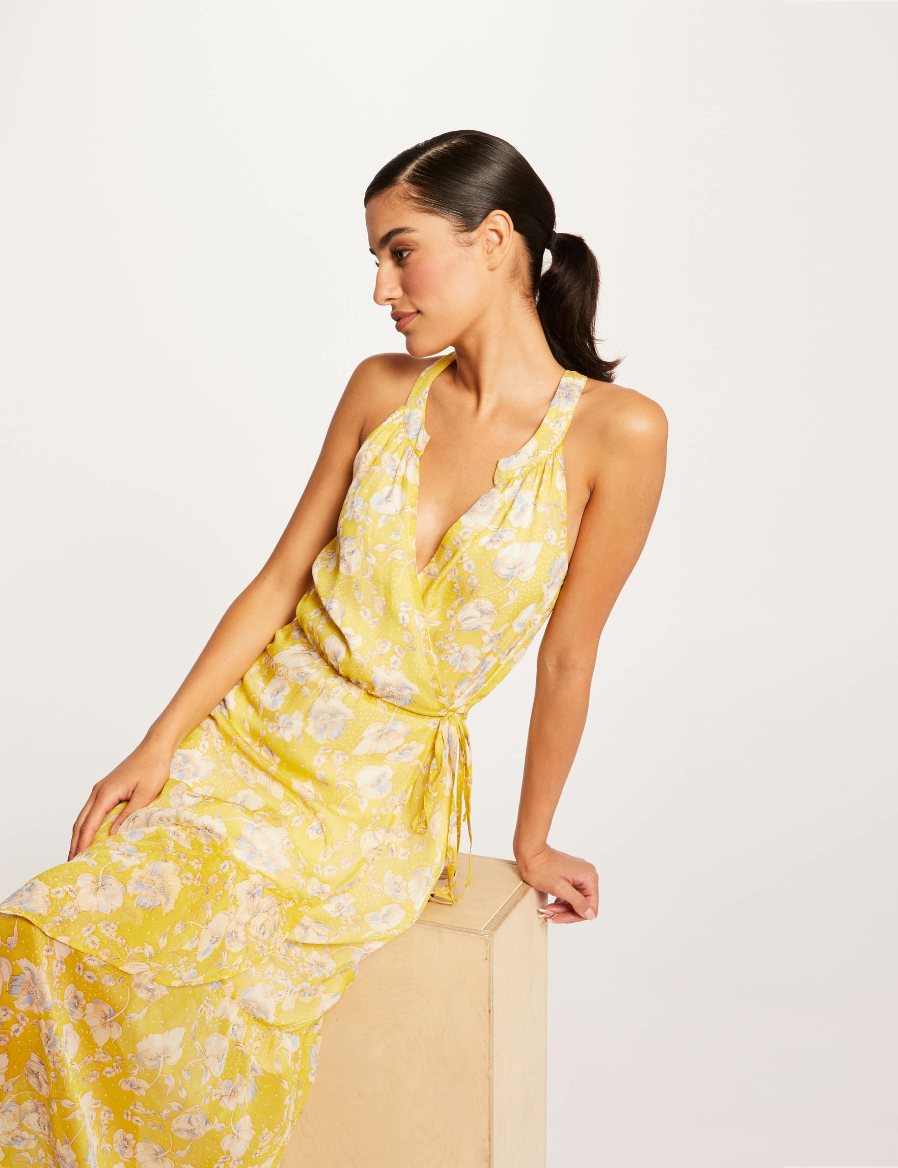 Robe longue portefeuille imprimé floral jaune femme Robe longue portefeuille imprimé floral jaune femme