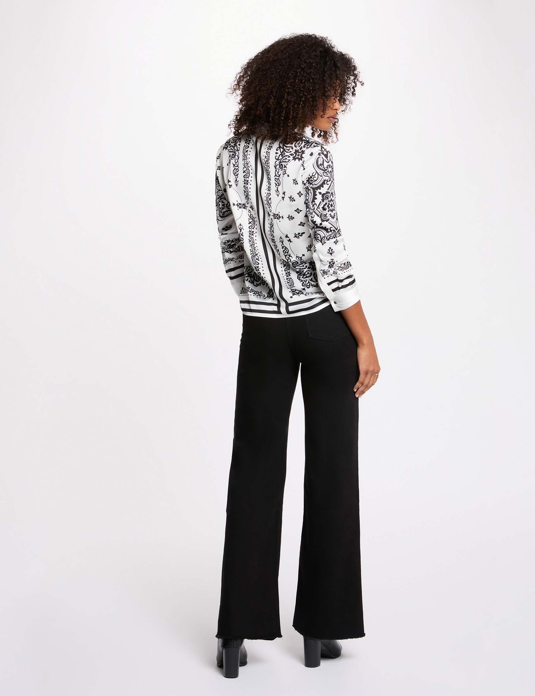 Chemise fluide imprim&eacute;e blanc femme