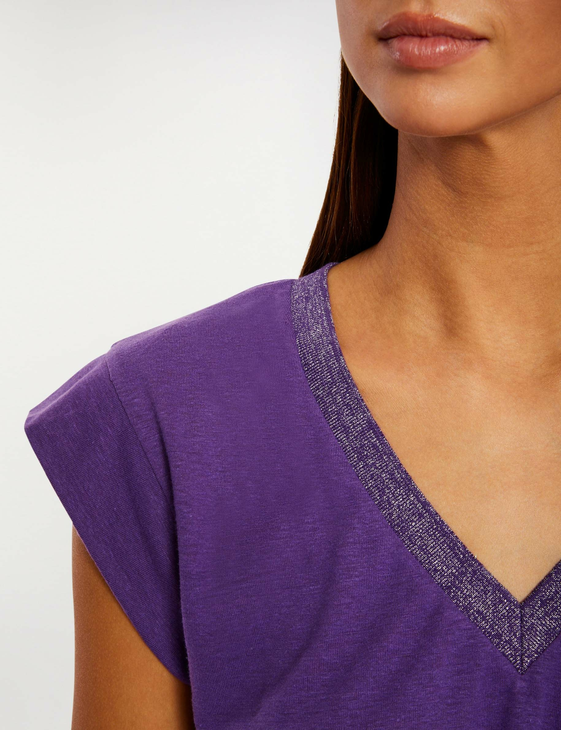 T-shirt manches courtes à col en V violet fonce femme T-shirt manches courtes à col en V violet fonce femme