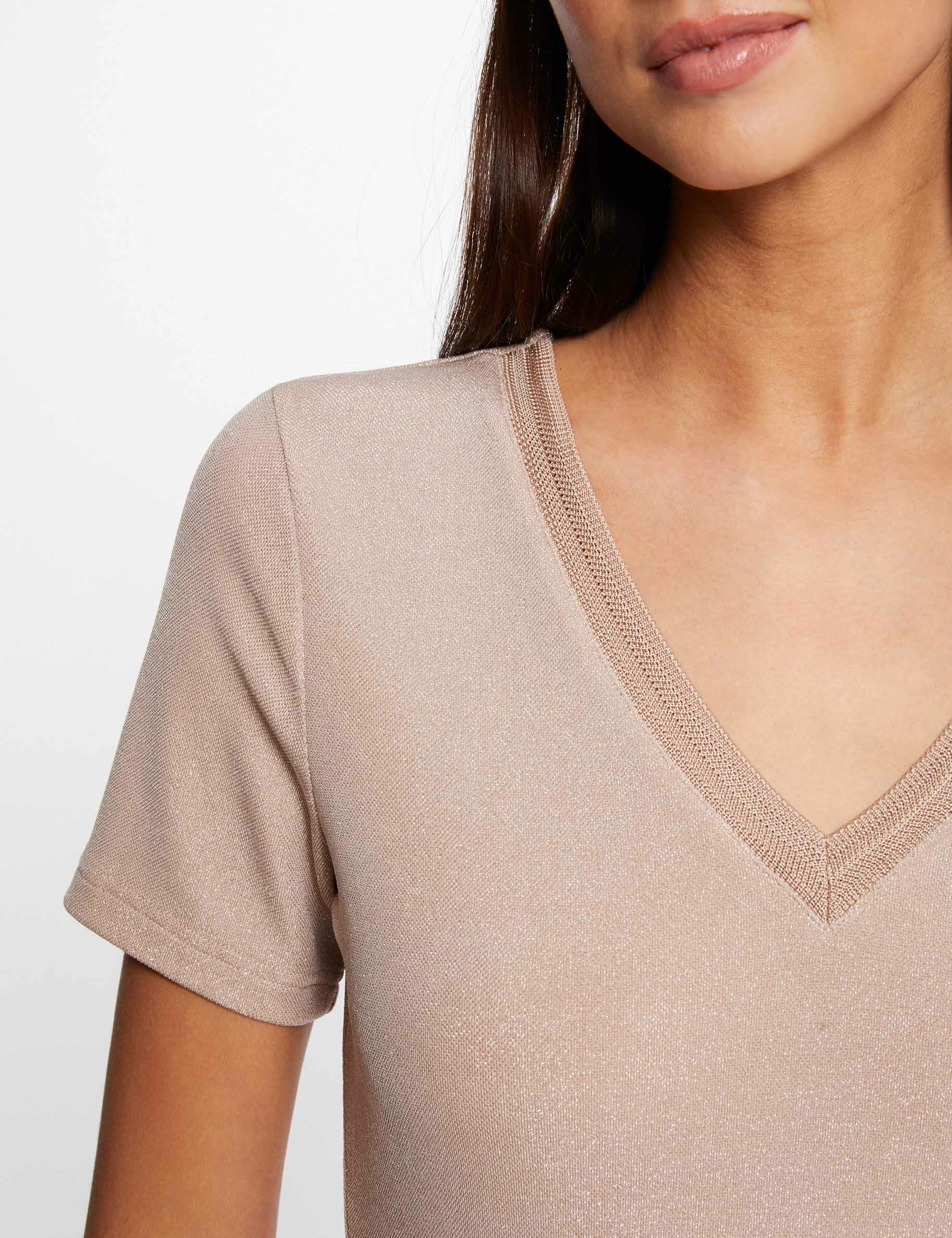 T-shirt manches courtes avec col en V rose femme T-shirt manches courtes avec col en V rose femme