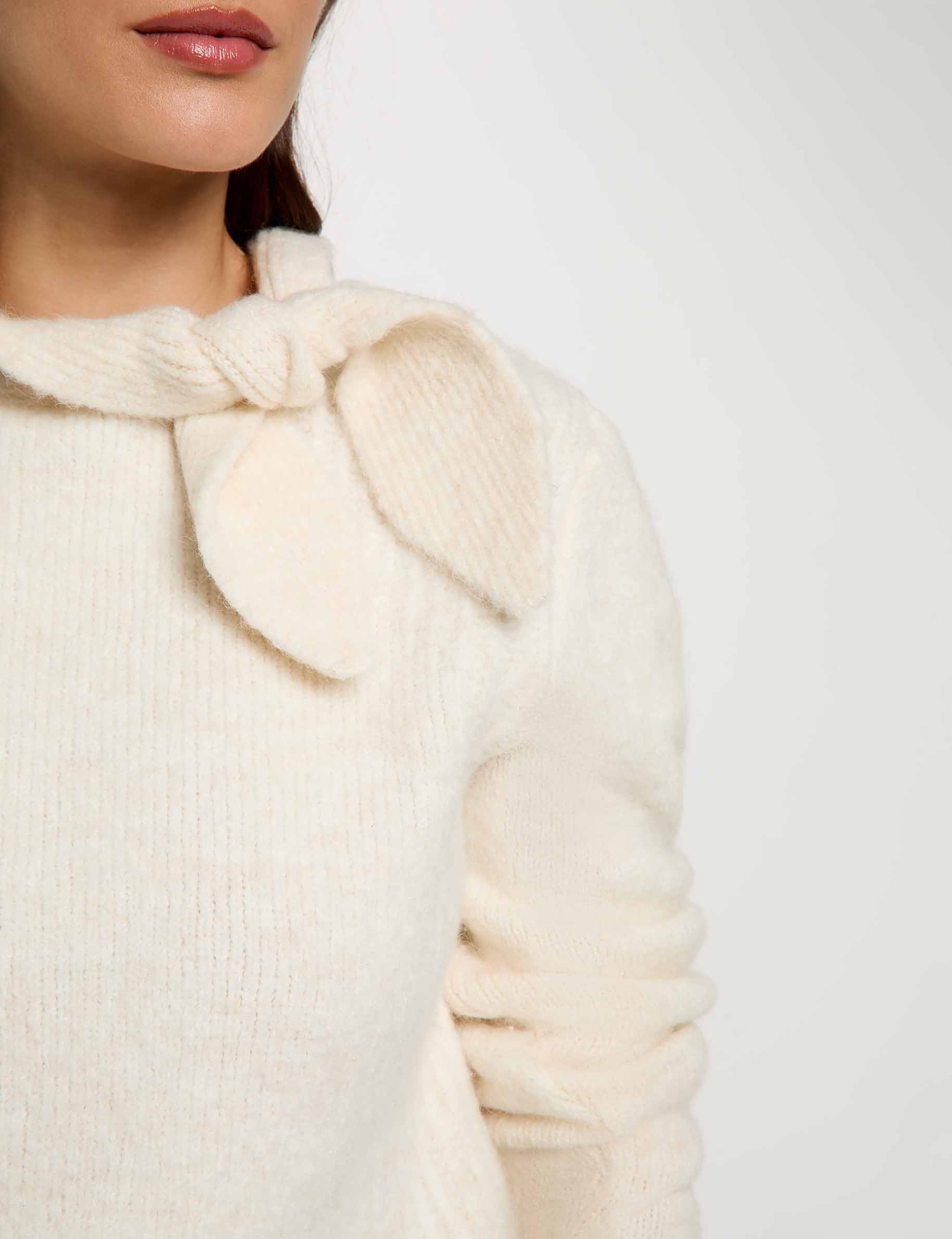 Pull col montant ivoire femme