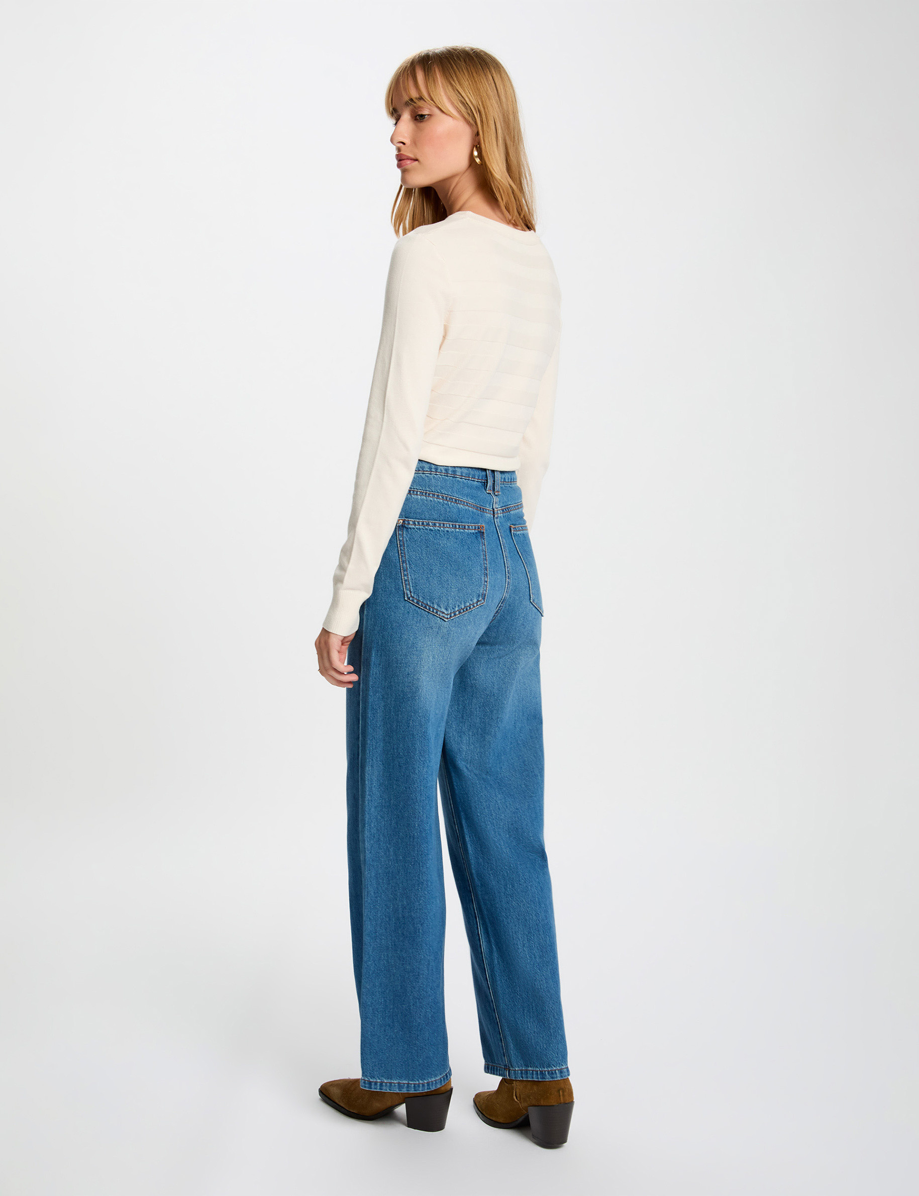 Pull ajust&eacute; col rond ivoire femme