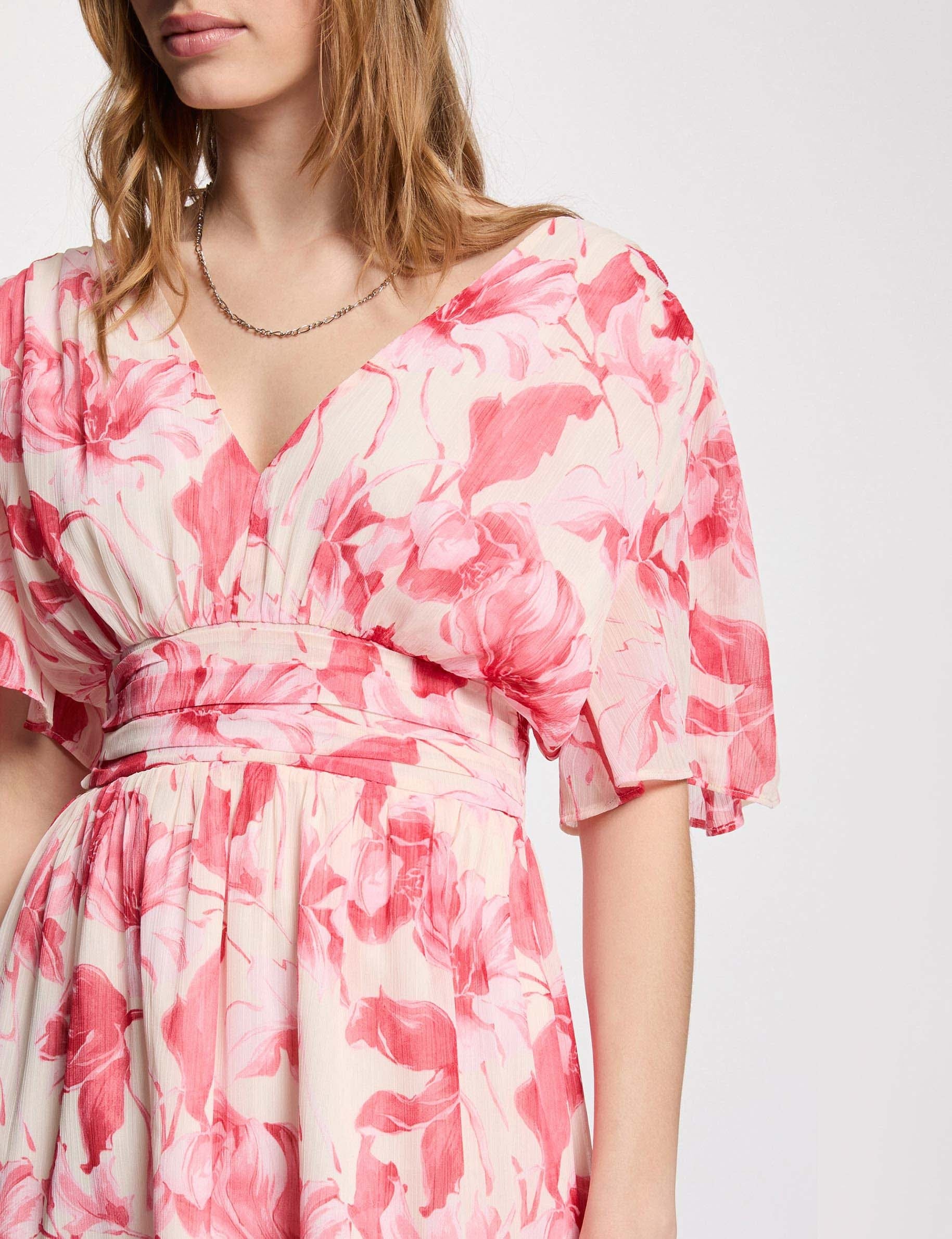 pink robe cache coeur rose pale