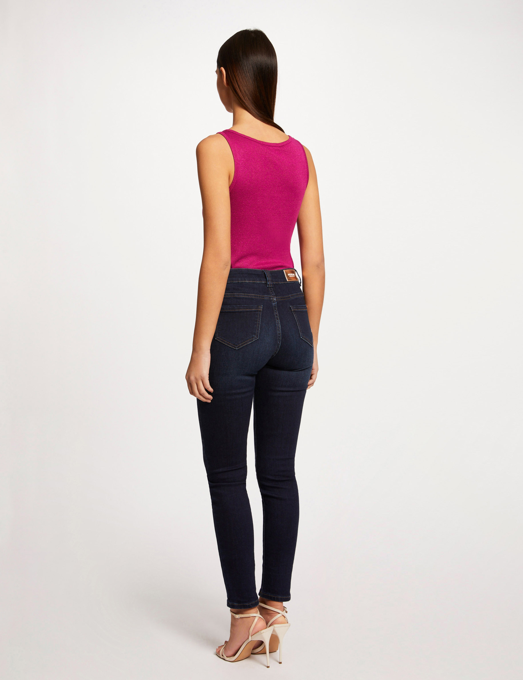 Débardeur bretelles larges à ornement framboise femme Débardeur bretelles larges à ornement framboise femme