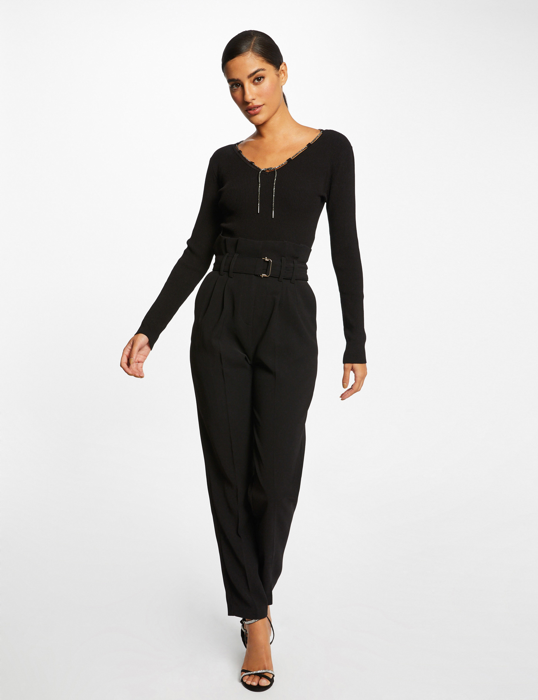Pull manches longues avec détail bijou noir femme Pull manches longues avec détail bijou noir femme