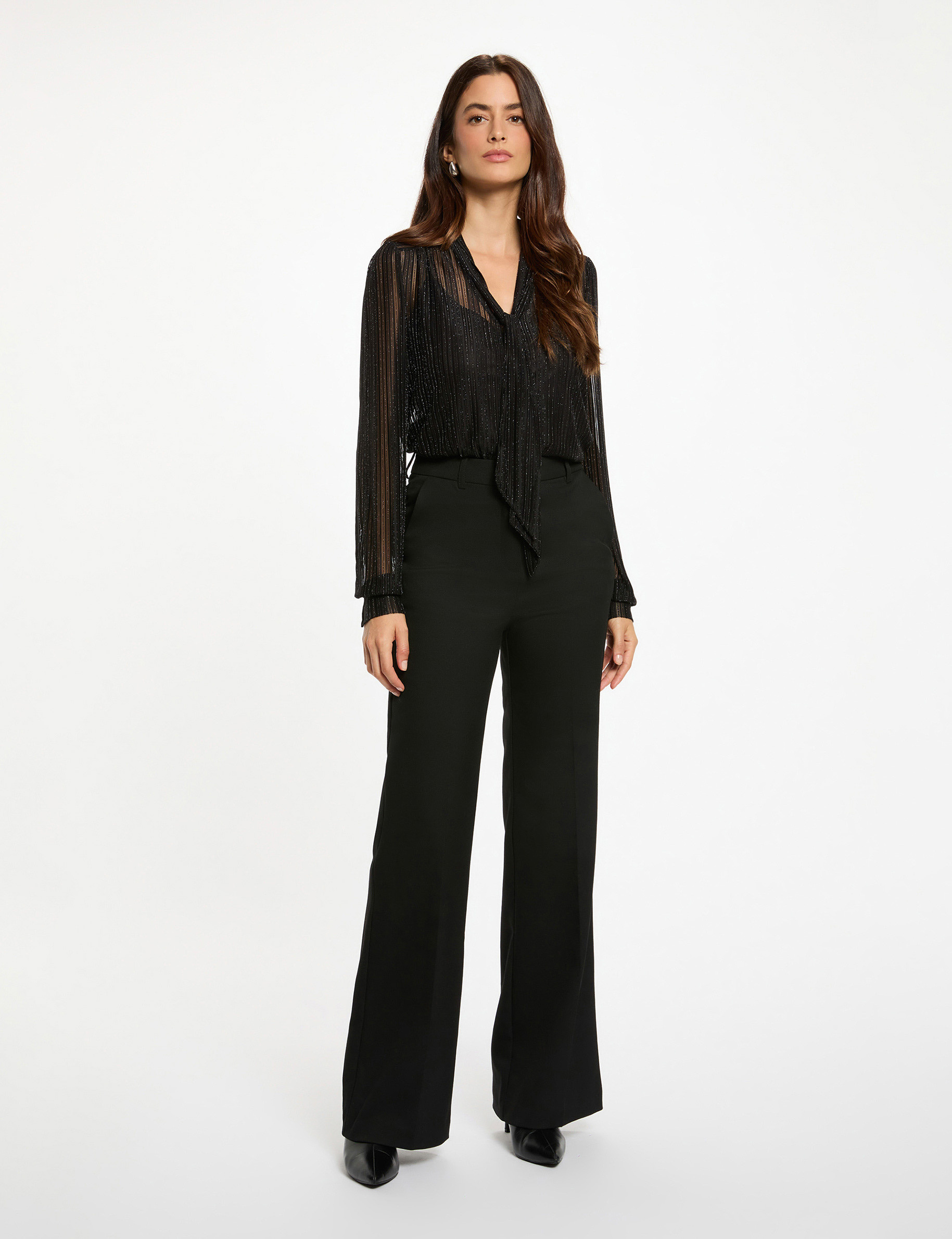 T-shirt court col lavalli&egrave;re noir femme