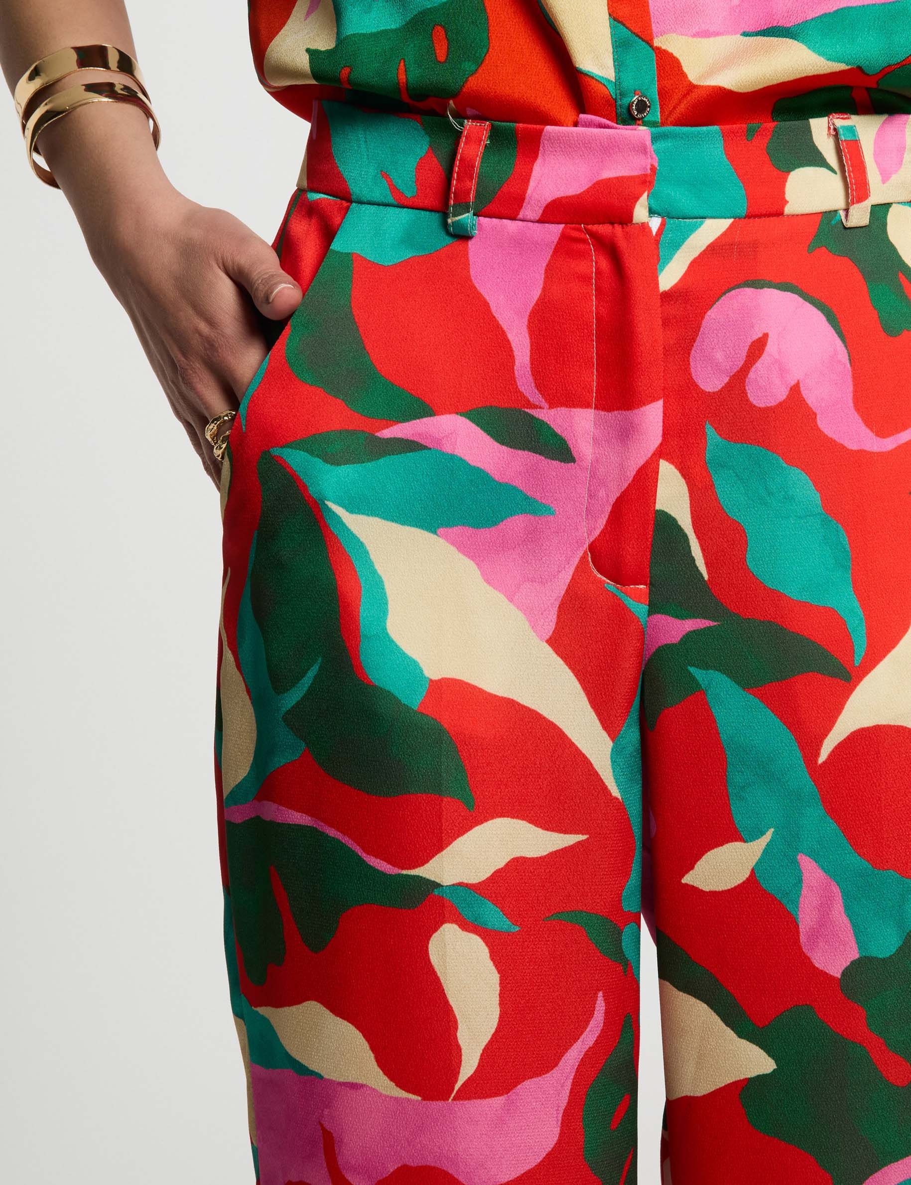 Pantalon droit imprim&eacute; multicolore femme