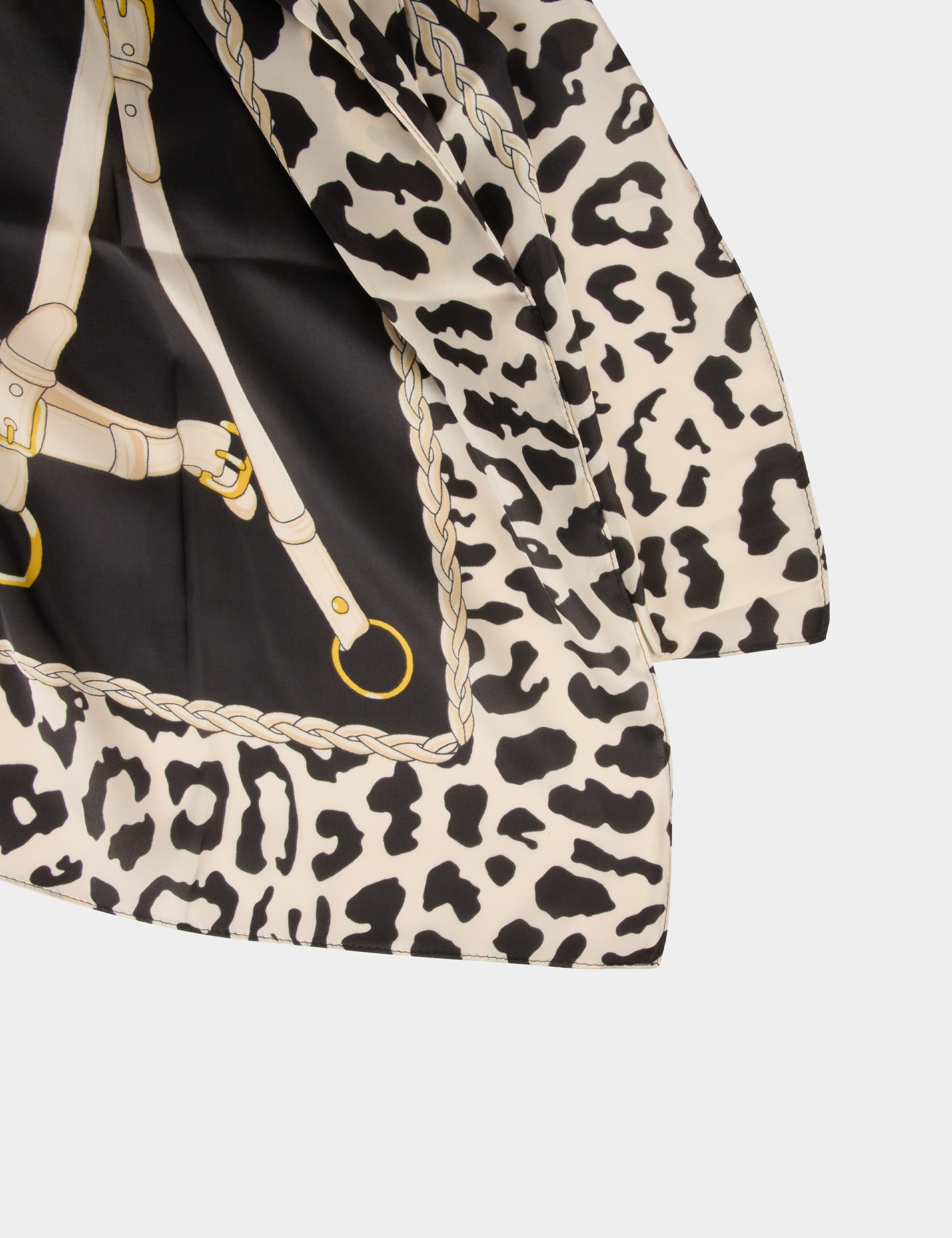 Foulard satin&eacute; l&eacute;opard noir femme