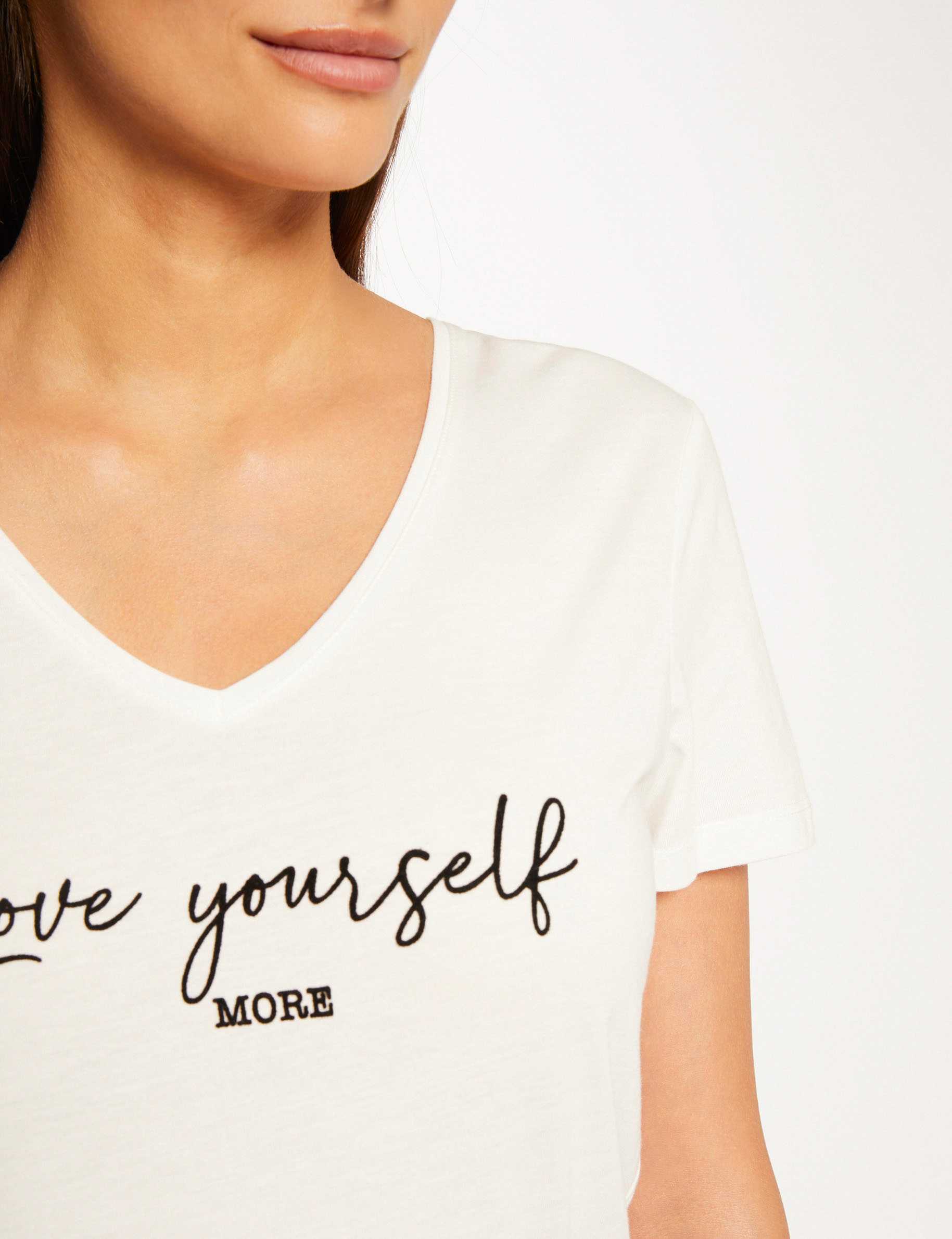 t shirt manches courtes a inscription ecru femme T-shirt manches courtes à inscription ecru femme