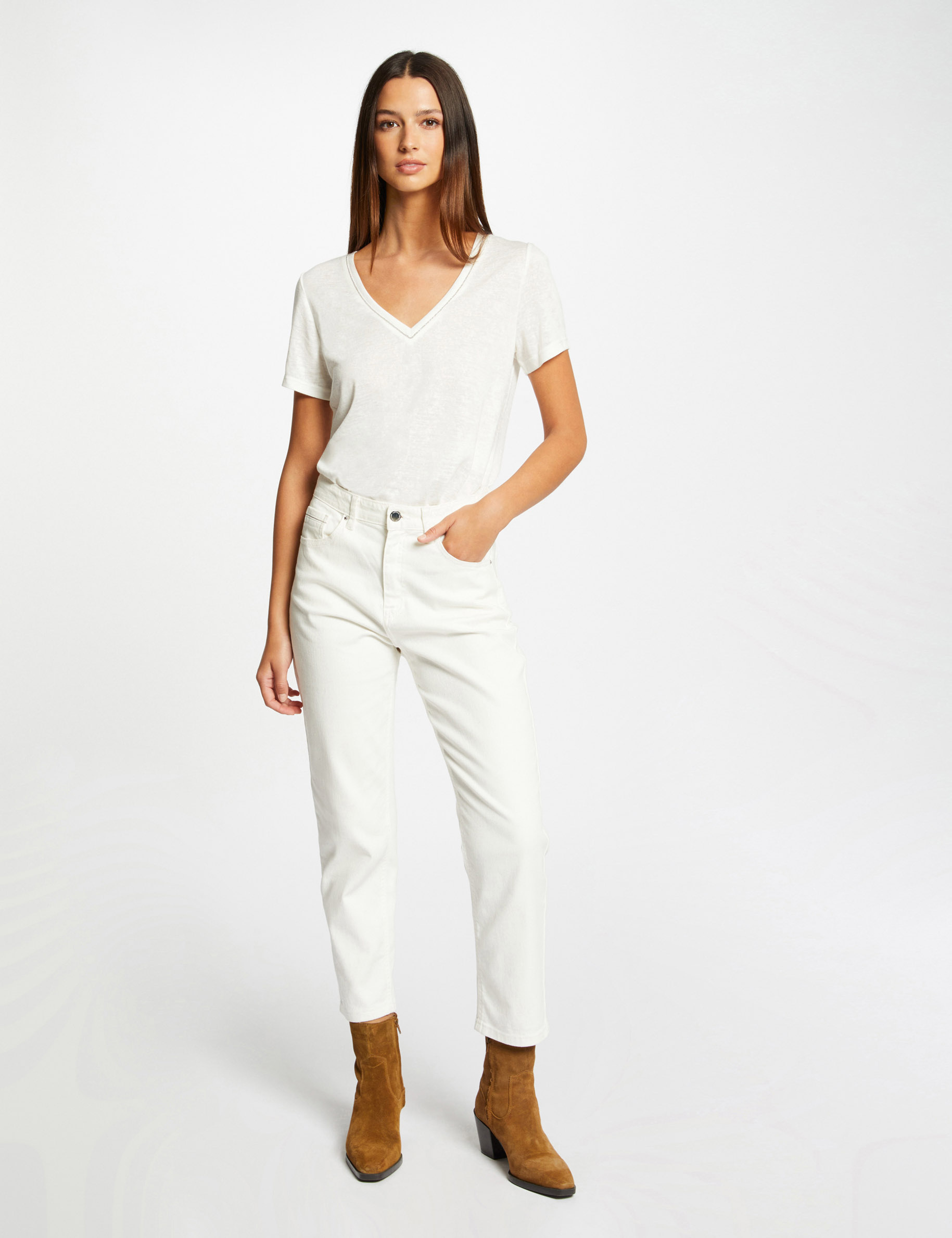 t shirt manches courtes a col en v ecru femme T-shirt manches courtes à col en V ecru femme