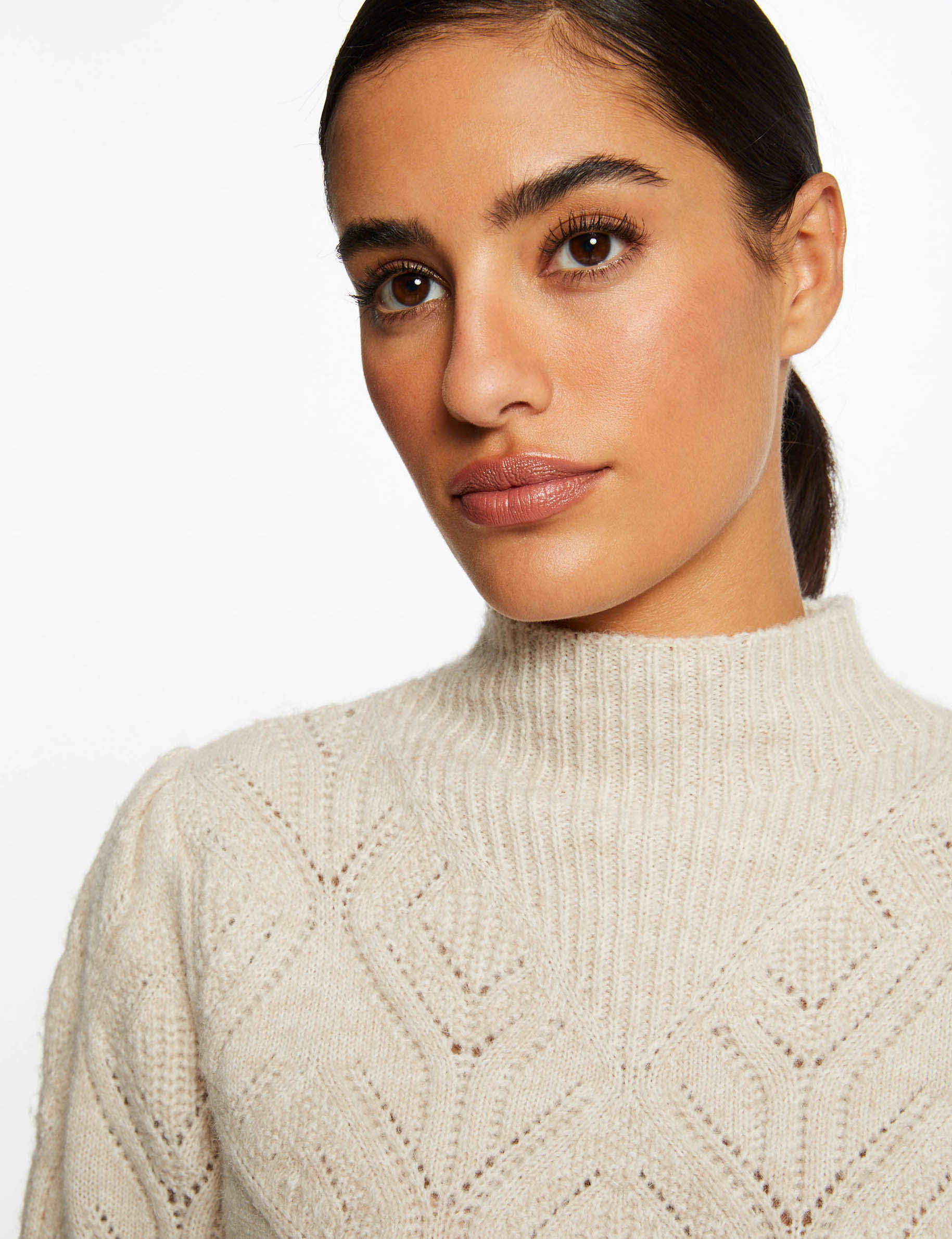 Pull manches longues avec col montant beige femme Pull manches longues avec col montant beige femme