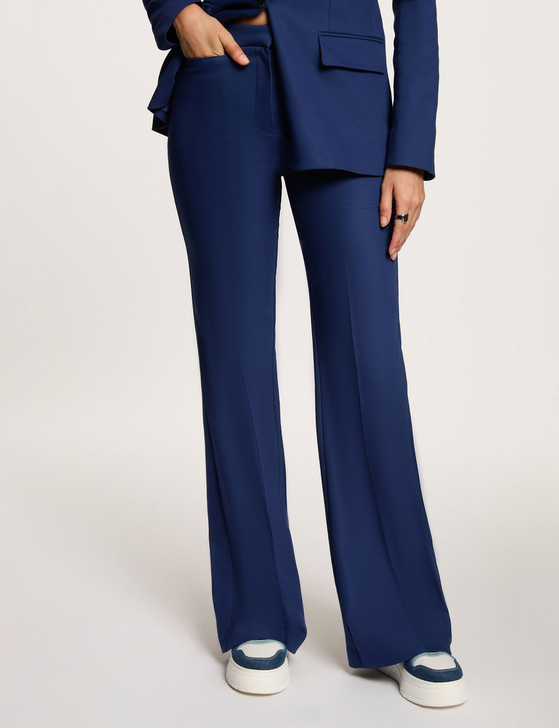 Pantalon flare &agrave; pinces bleu marine femme