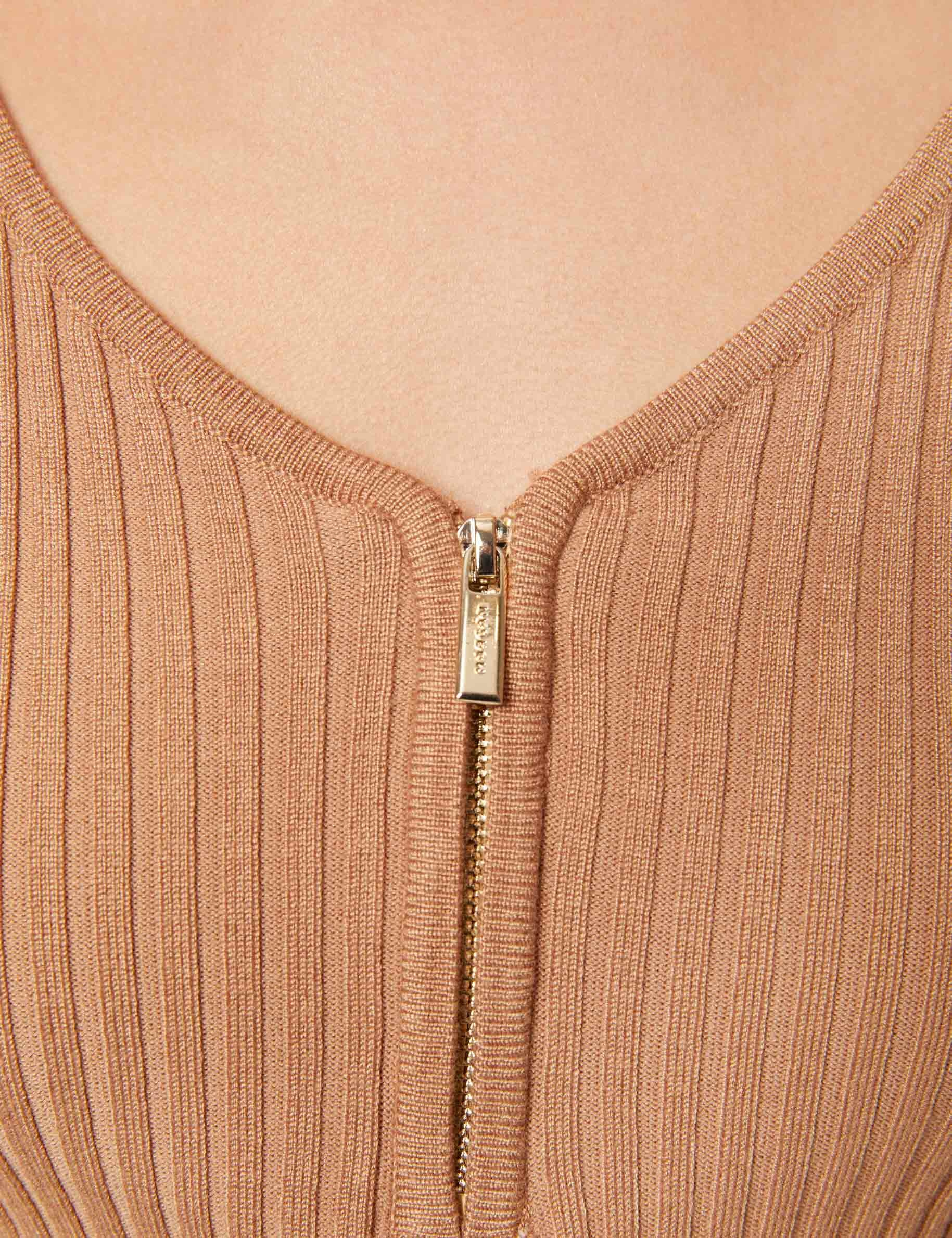 Pull manches longues tricotage en c&ocirc;te camel femme