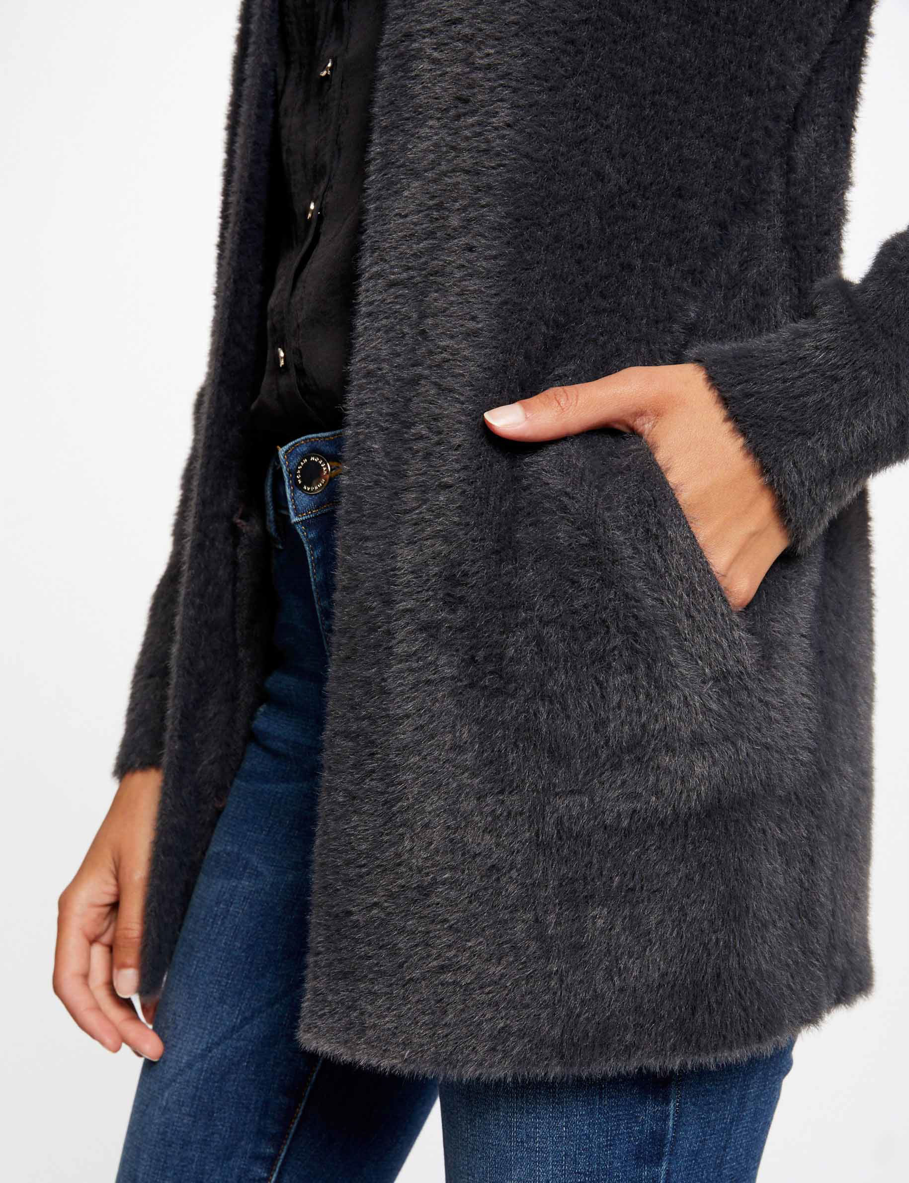 gilet long maille duveteuse gris anthracite femme Gilet long maille duveteuse gris anthracite femme