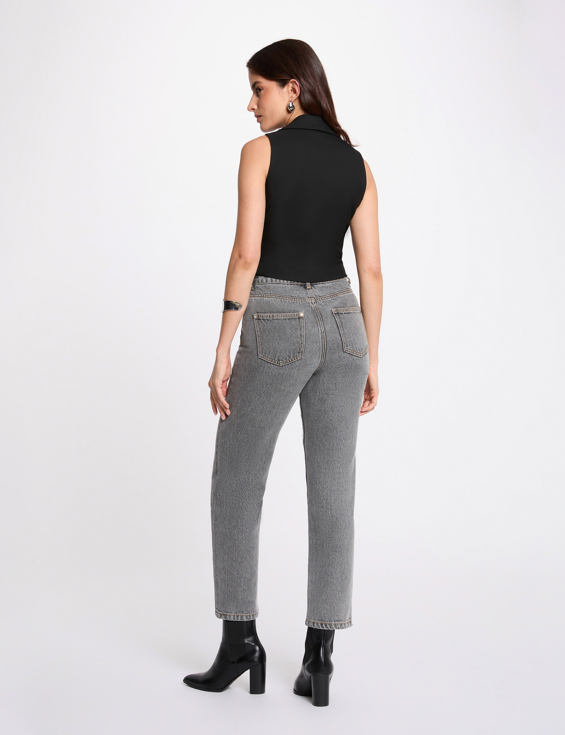 Gilet sans manches ajust&eacute; noir femme