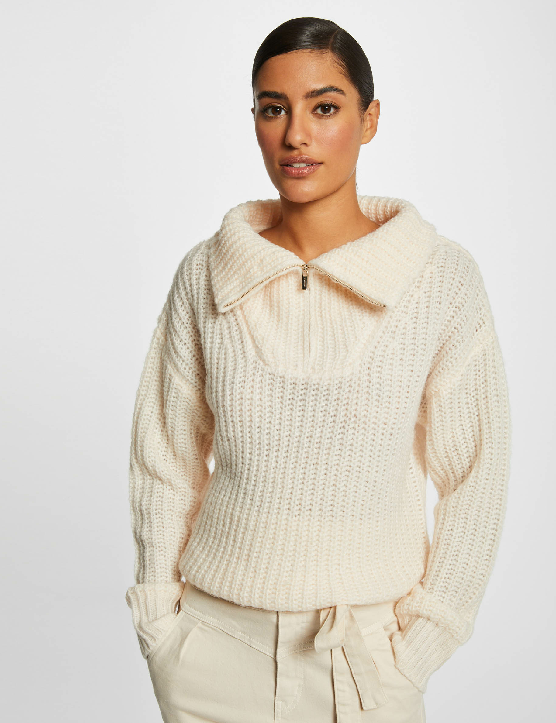 Pull manches longues à col montant zippé ivoire femme Pull manches longues à col montant zippé ivoire femme